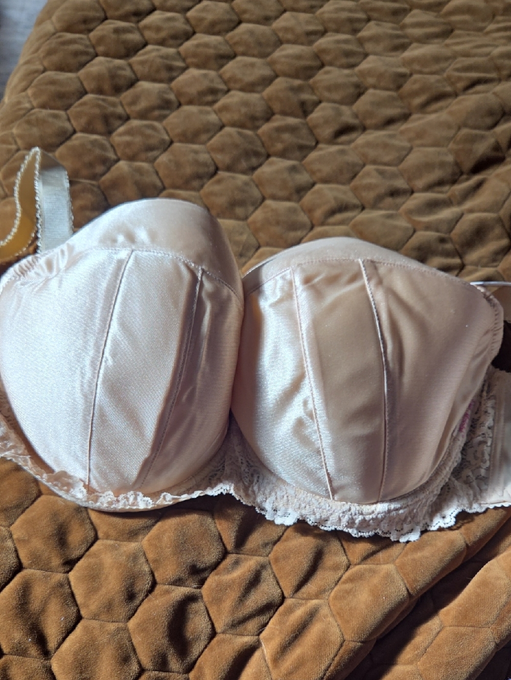 Ewa Michalak Satin Lace-Trim Bra - Cream 75J (34J)
